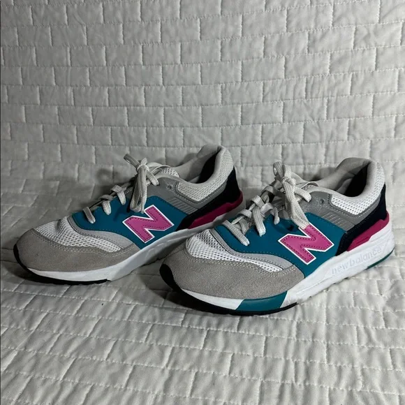 New Balance 997H Women's Sneakers in White, Pink, Teal, and Gray. NO INSOLES - Picture 2 of 7